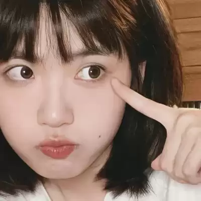 仰映容
